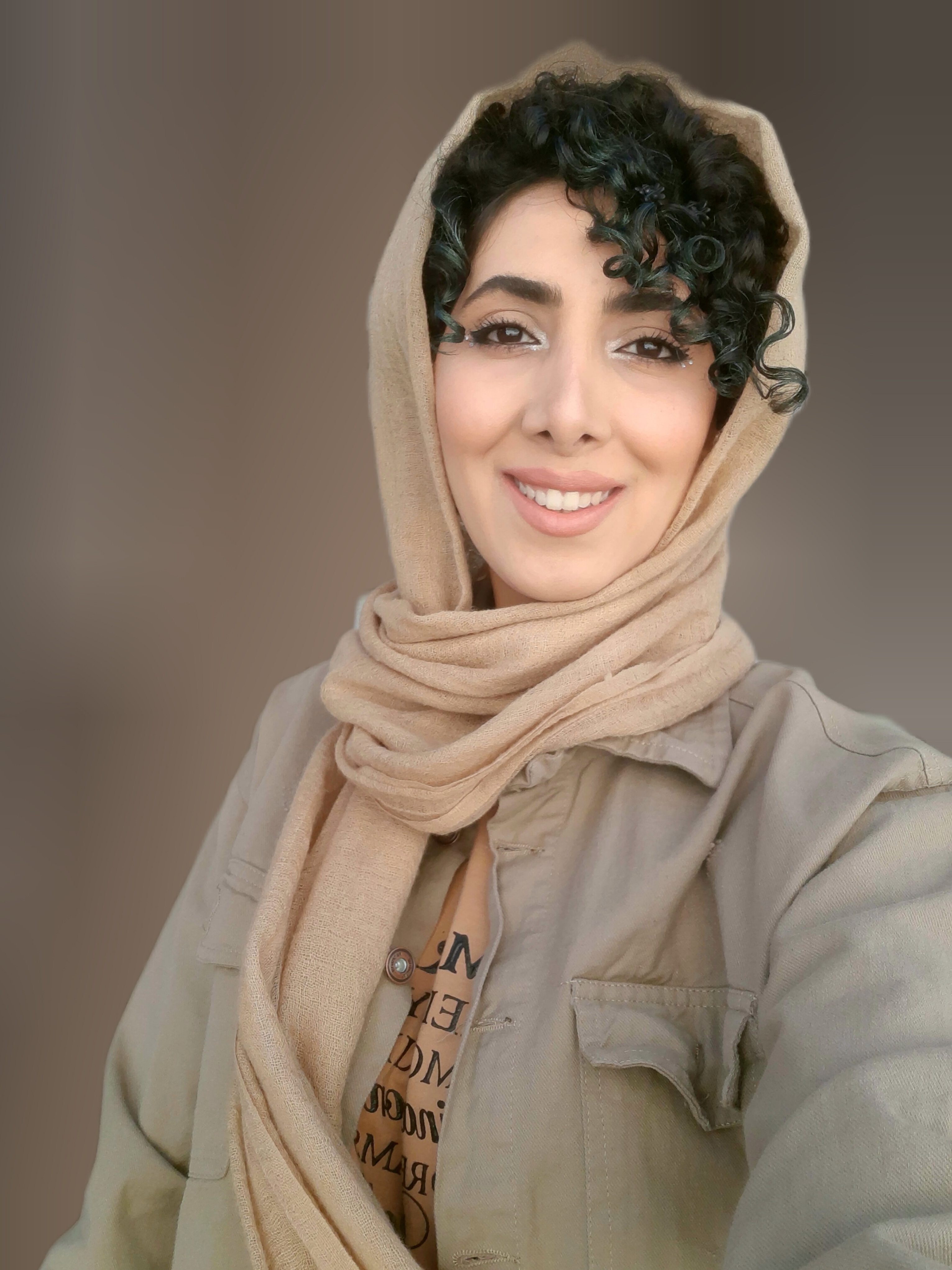 بهناز قاسمی فلاورجانی هستم(خانم هنر)Behnaz Ghasemi Falavarjani